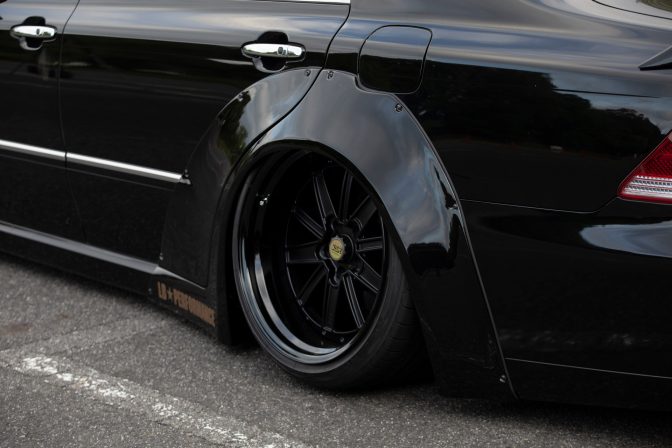 Liberty Walk K-BREAK Toyota Crown Body Kit