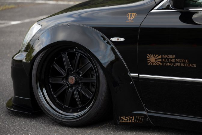 Liberty Walk Toyota Crown Fender