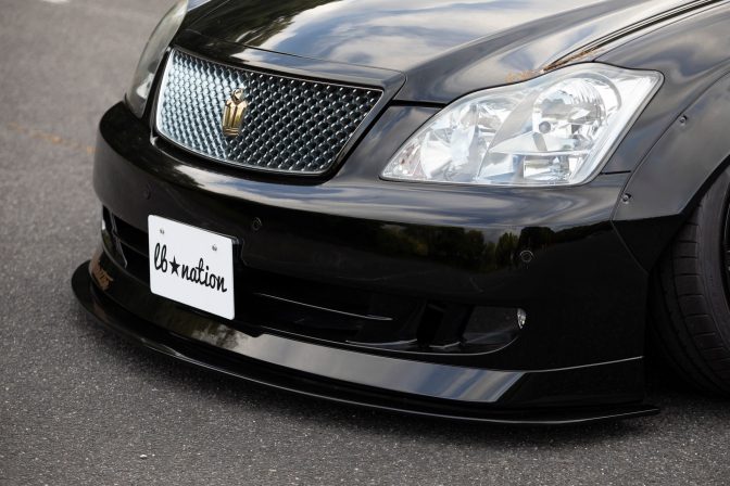 Liberty Walk Toyota Crown Front Diffuser