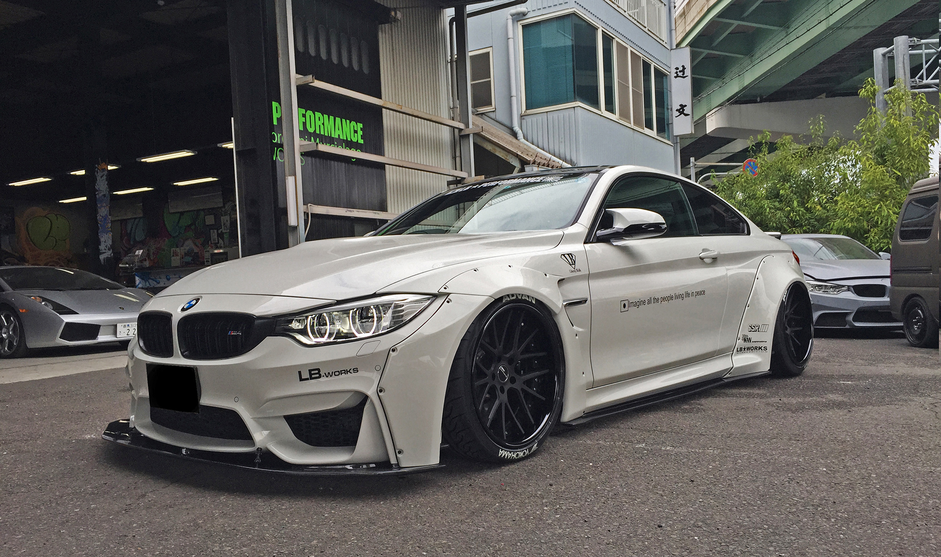 Liberty Walk BMW M4 F82