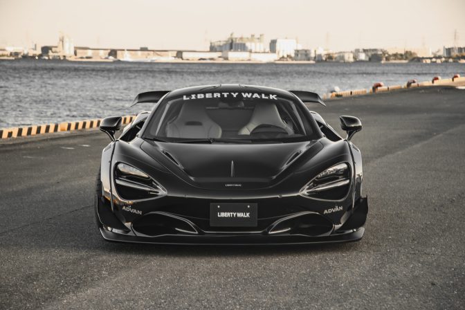 Liberty Walk McLaren 720S