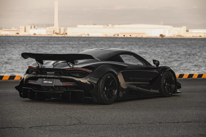 Liberty Walk McLaren 720S