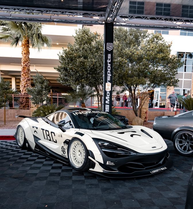 Liberty Walk McLaren 720S