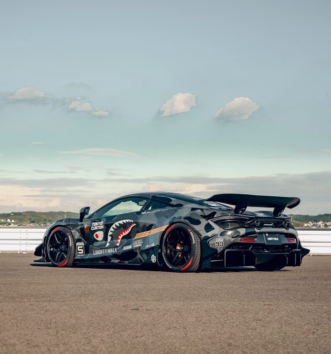 Liberty Walk McLaren 720S