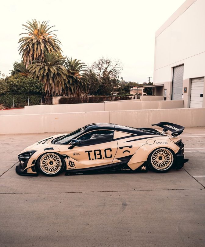 Liberty Walk McLaren 720S