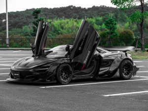 Liberty Walk McLaren 720S Dry Carbon