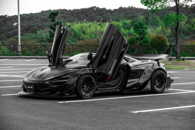 Liberty Walk McLaren 720S Dry Carbon