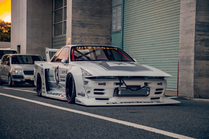 Liberty Walk Nissan R32 Skyline Body kit