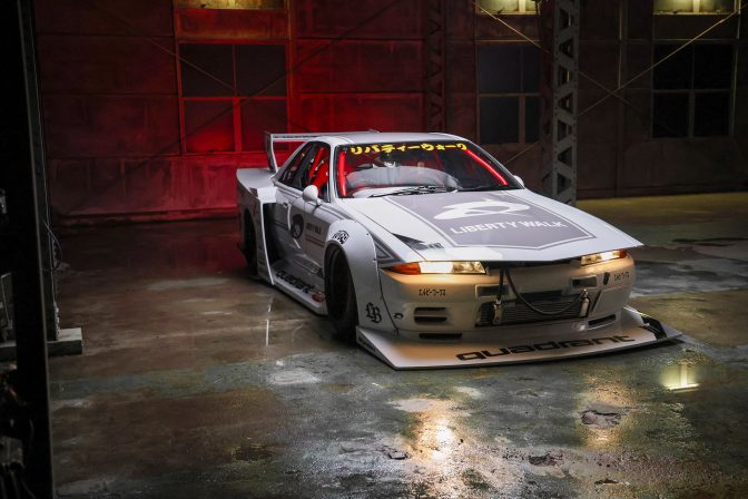 Liberty Walk Nissan R32 Skyline Body kit