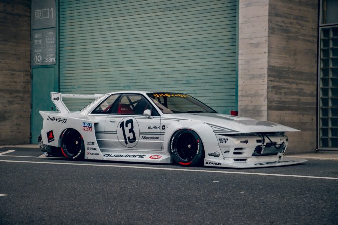 Liberty Walk Nissan R32 Skyline Body kit