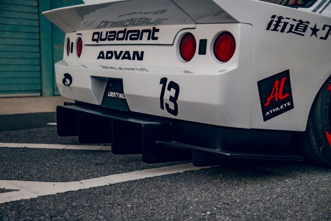 Liberty Walk Nissan R32 Skyline Body kit