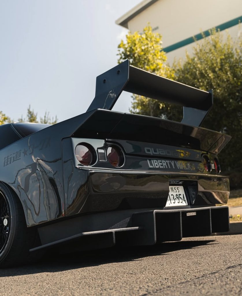Liberty Walk Nissan R32 Widebody Kit