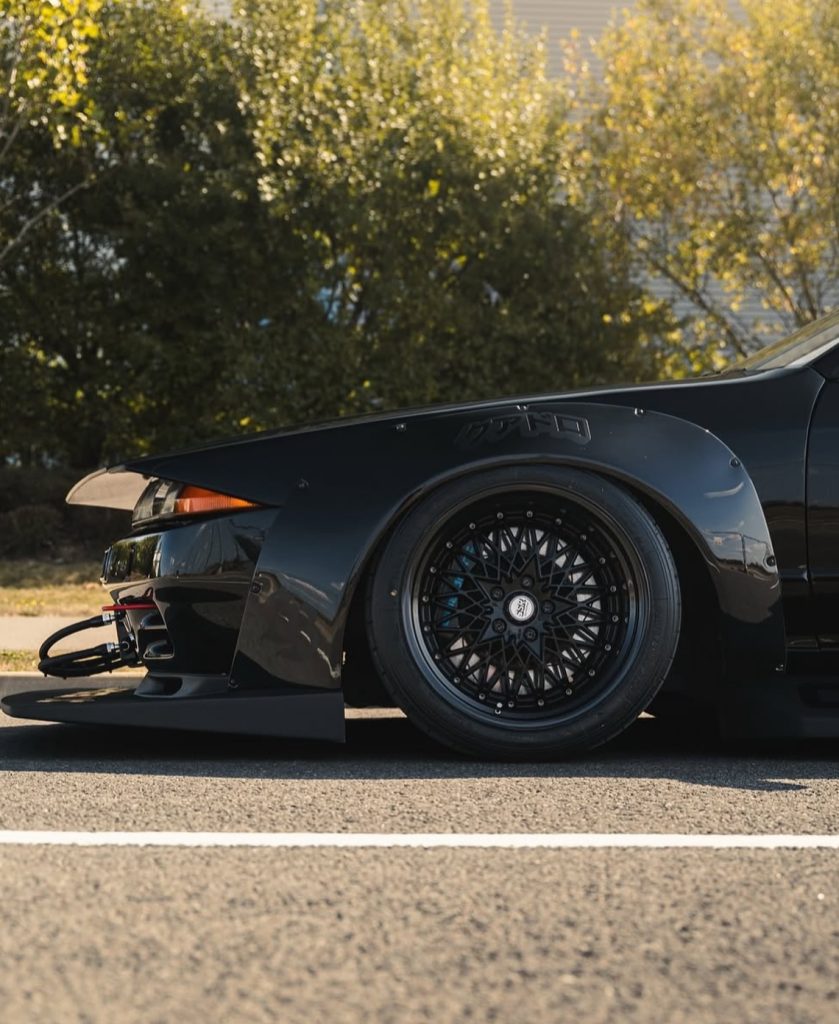 Liberty Walk Nissan R32 Widebody Kit