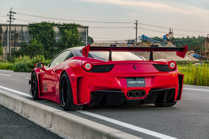 Liberty Walk LB-Silhouette WORKS Ferrari 458 GT Wide Body Kit