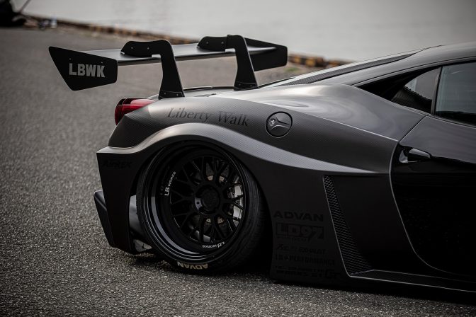 Liberty Walk LB-Silhouette WORKS Ferrari 458 GT Wide Body Kit