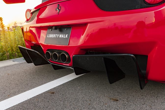 Liberty Walk LB-Silhouette WORKS Ferrari 458 GT Wide Body Kit