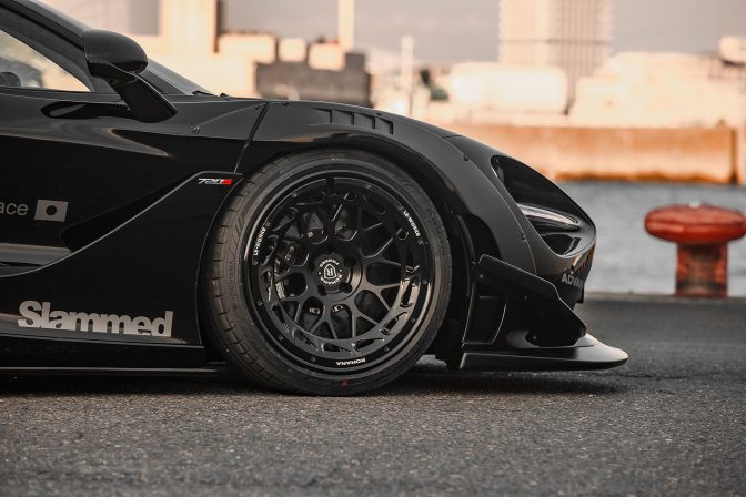 Liberty Walk McLaren 720S