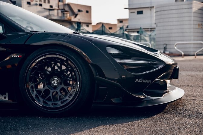 Liberty Walk McLaren 720S