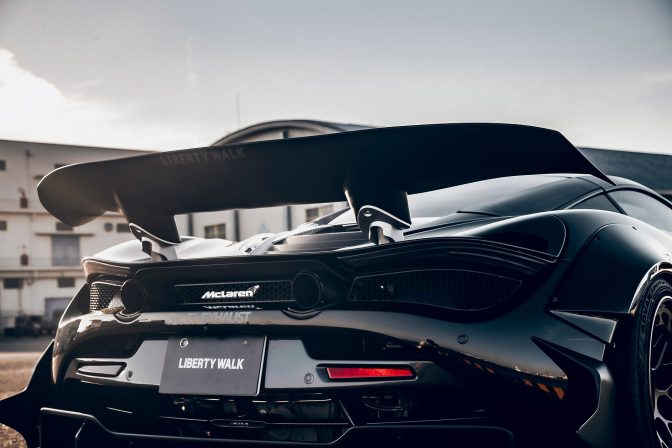 Liberty Walk McLaren 720S