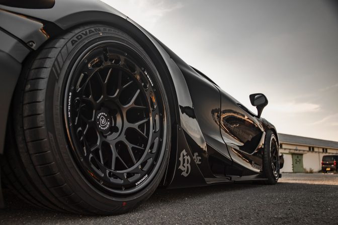 Liberty Walk McLaren 720S