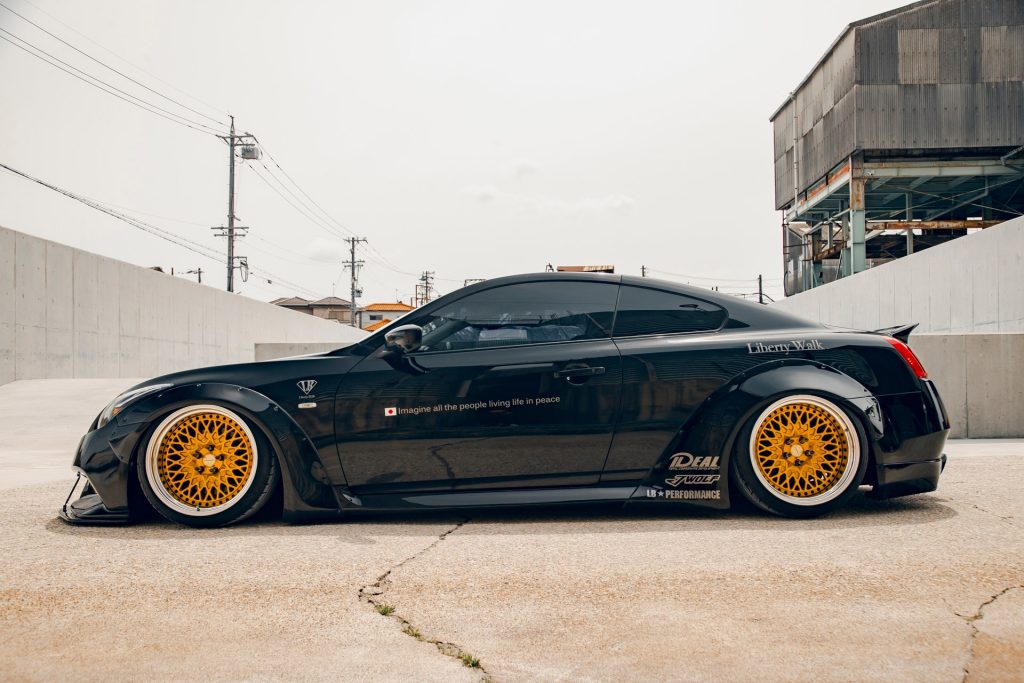 Liberty Walk Infiniti G37 Wide Body Kit