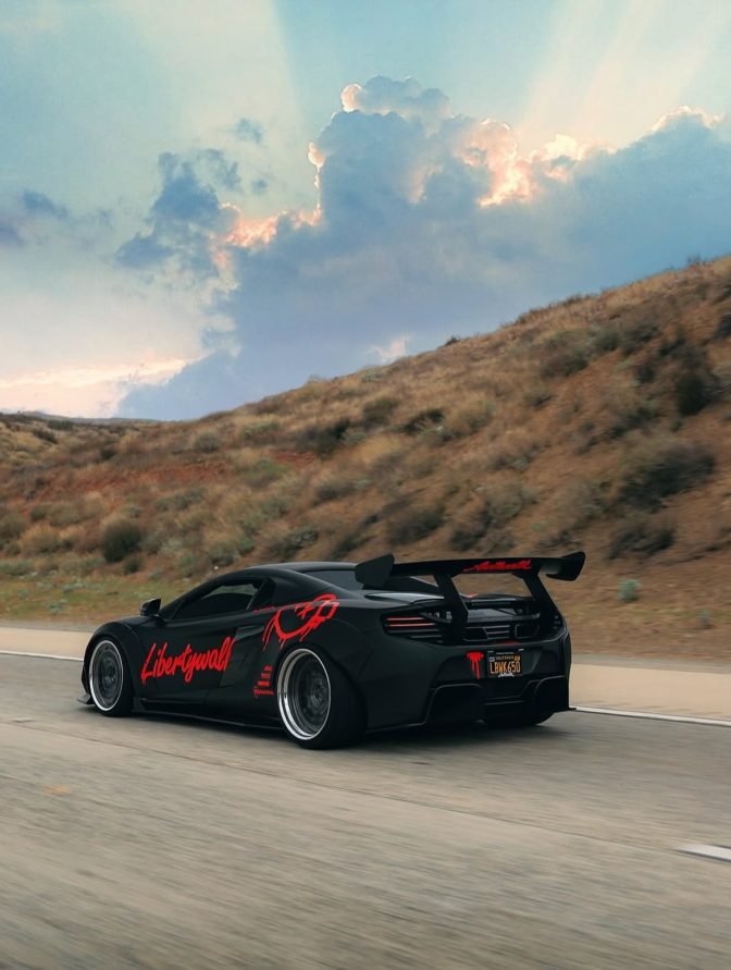 Liberty Walk McLaren MP4-12C / McLaren 650S Complete Body Kit