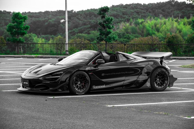 Liberty Walk McLaren 720S