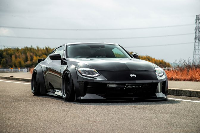 Liberty Walk Nissan Z RZ34 400Z WORKS