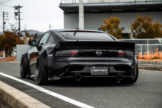 Liberty Walk Nissan Z RZ34 400Z WORKS