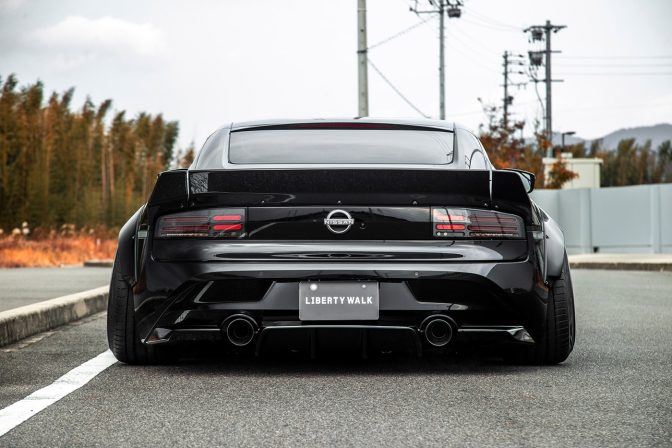 Liberty Walk Nissan Z RZ34 400Z WORKS