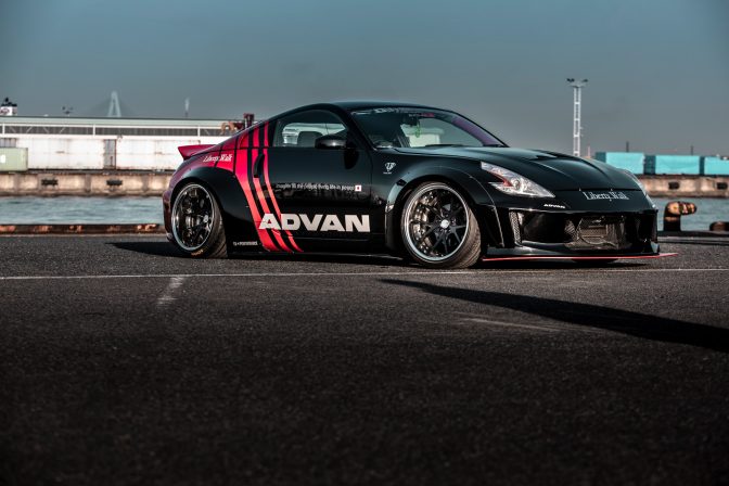 Liberty Walk Nissan Z33 (350Z)