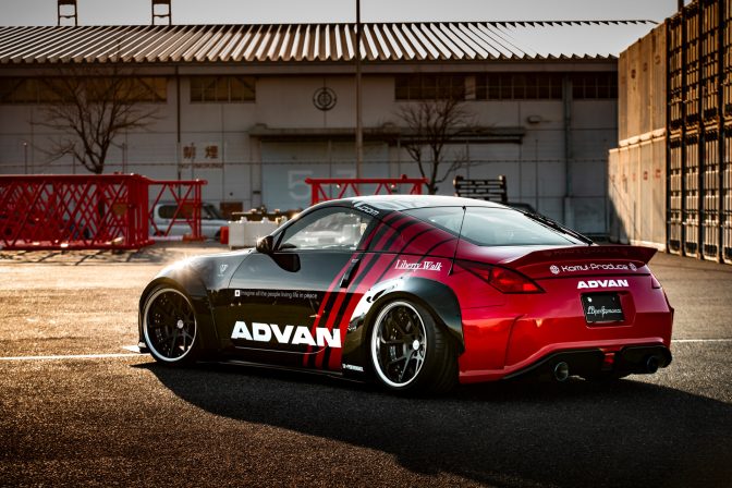 Liberty Walk Nissan Z33 (350Z)
