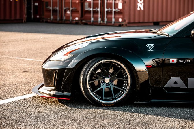 Liberty Walk Nissan Z33 (350Z)
