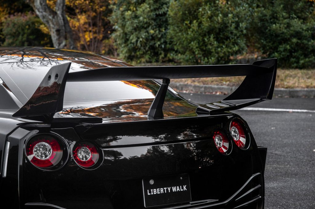 LB-Silhouette WORKS GT 35GT-RR