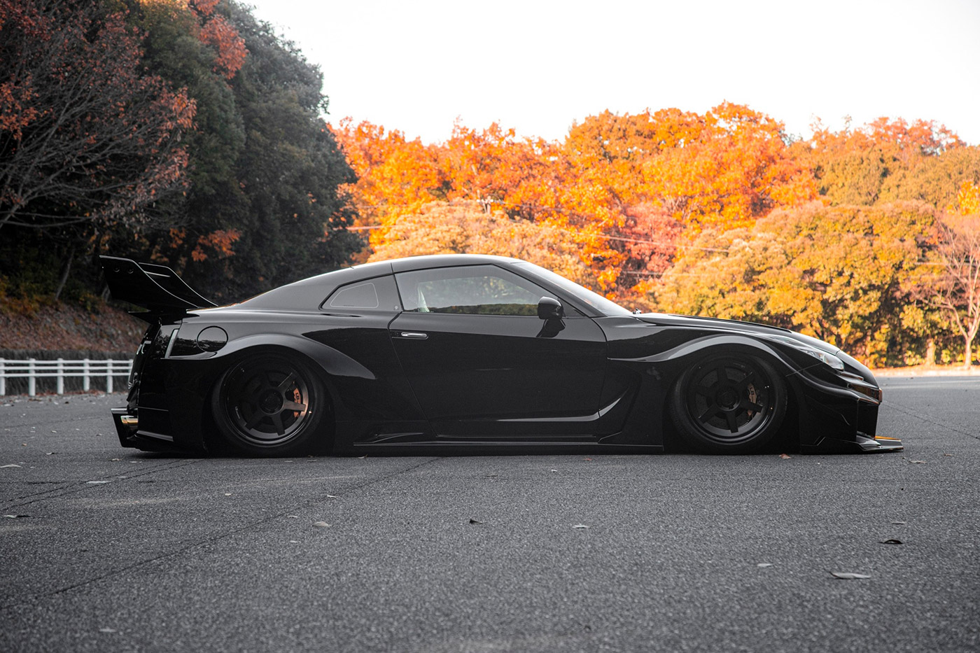 LB-Silhouette WORKS GT 35GT-RR