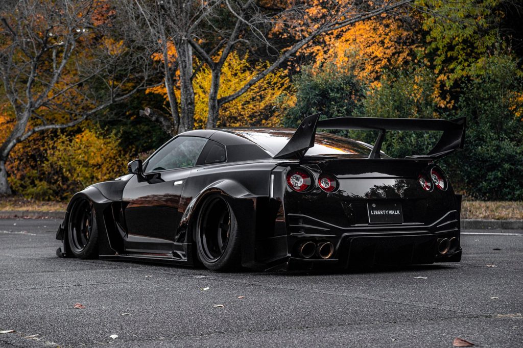 LB-Silhouette WORKS GT 35GT-RR