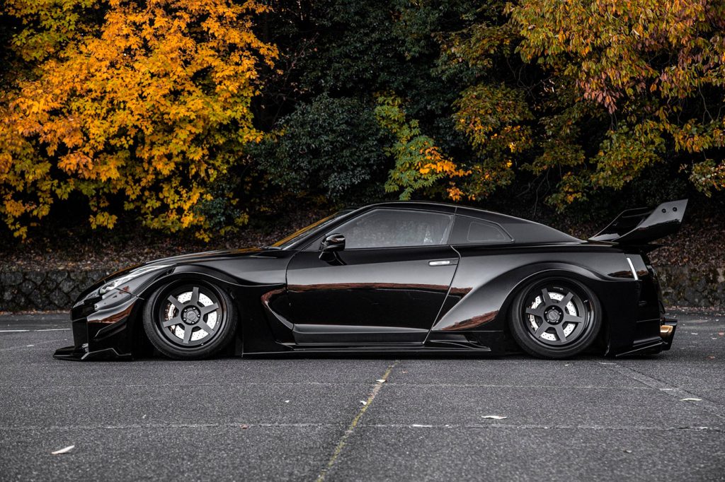 LB-Silhouette WORKS GT 35GT-RR