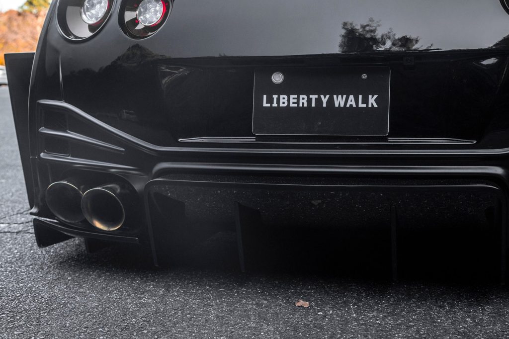 LB-Silhouette WORKS GT 35GT-RR