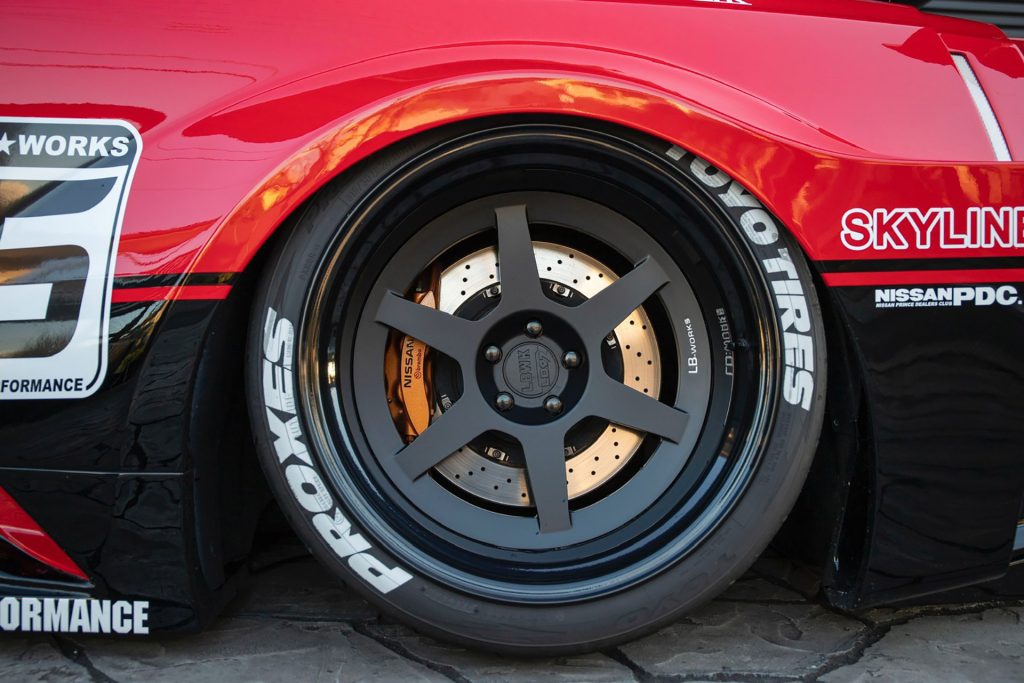 LB-Silhouette WORKS GT 35GT-RR by Liberty Walk Nissan GT-R R35 Widebody