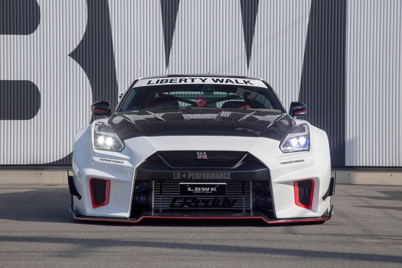 Liberty Walk Nissan R35 LB-Silhouette WORKS GT 35GT-RR