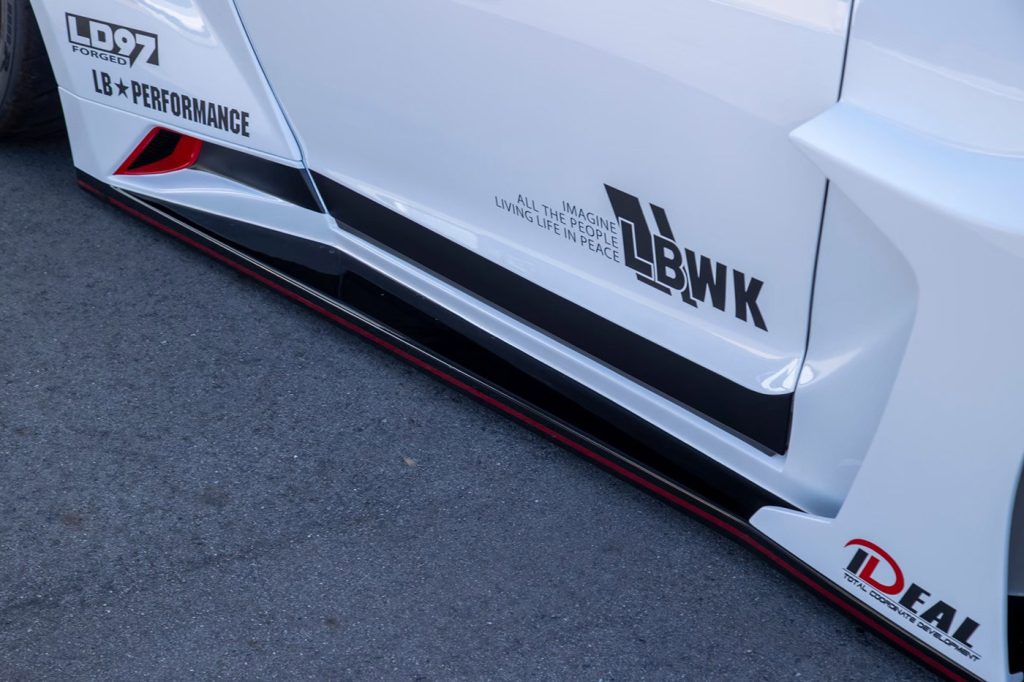 Liberty Walk Nissan R35 LB-Silhouette WORKS GT 35GT-RR