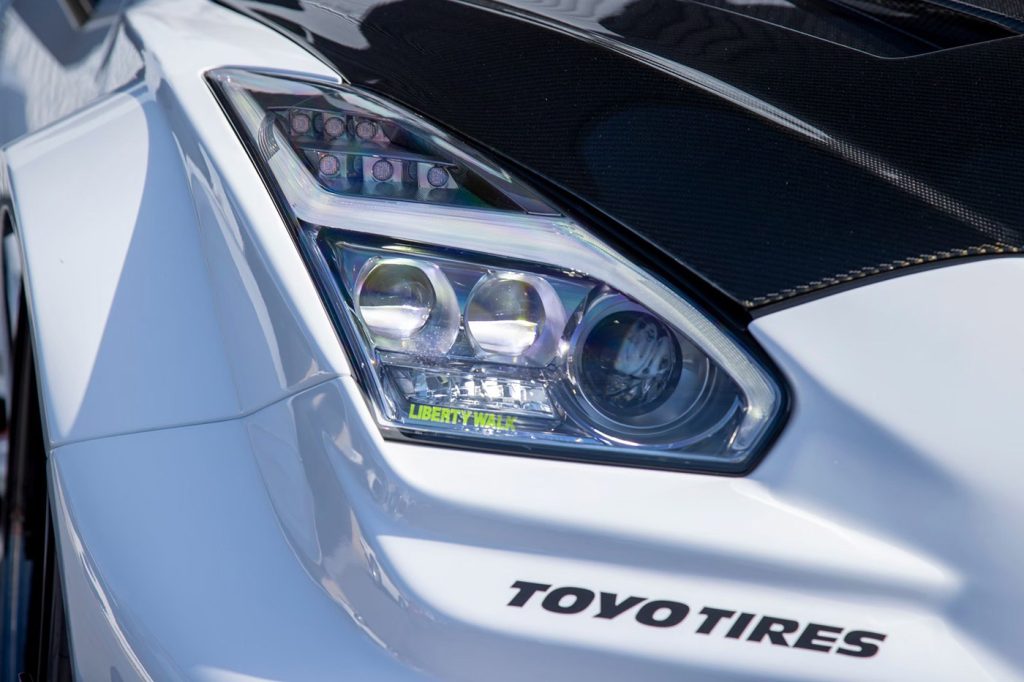 Liberty Walk Nissan R35 LB-Silhouette WORKS GT 35GT-RR