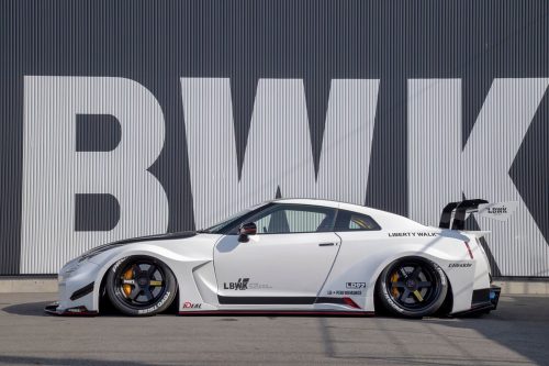 Liberty Walk Nissan R35 LB-Silhouette WORKS GT 35GT-RR