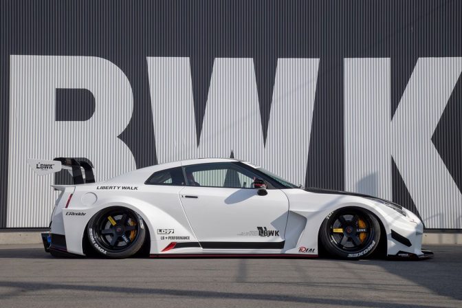 LB☆Silhouette WORKS GT 35GT-RR Rear Wing Ver. 1 - Official