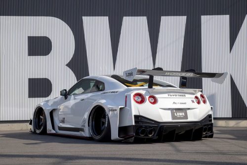 Liberty Walk Nissan R35 LB-Silhouette WORKS GT 35GT-RR
