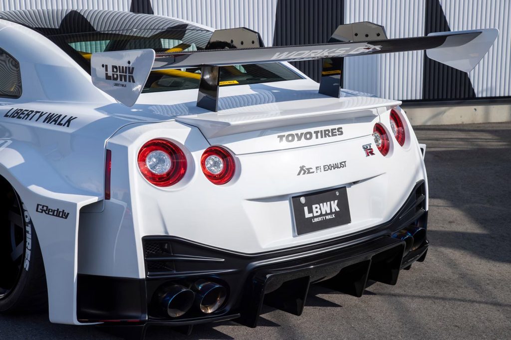 Liberty Walk Nissan R35 LB-Silhouette WORKS GT 35GT-RR