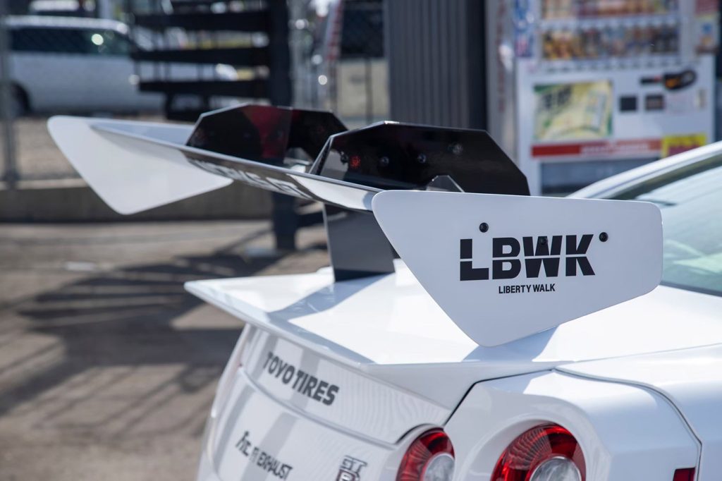 Liberty Walk Nissan R35 LB-Silhouette WORKS GT 35GT-RR