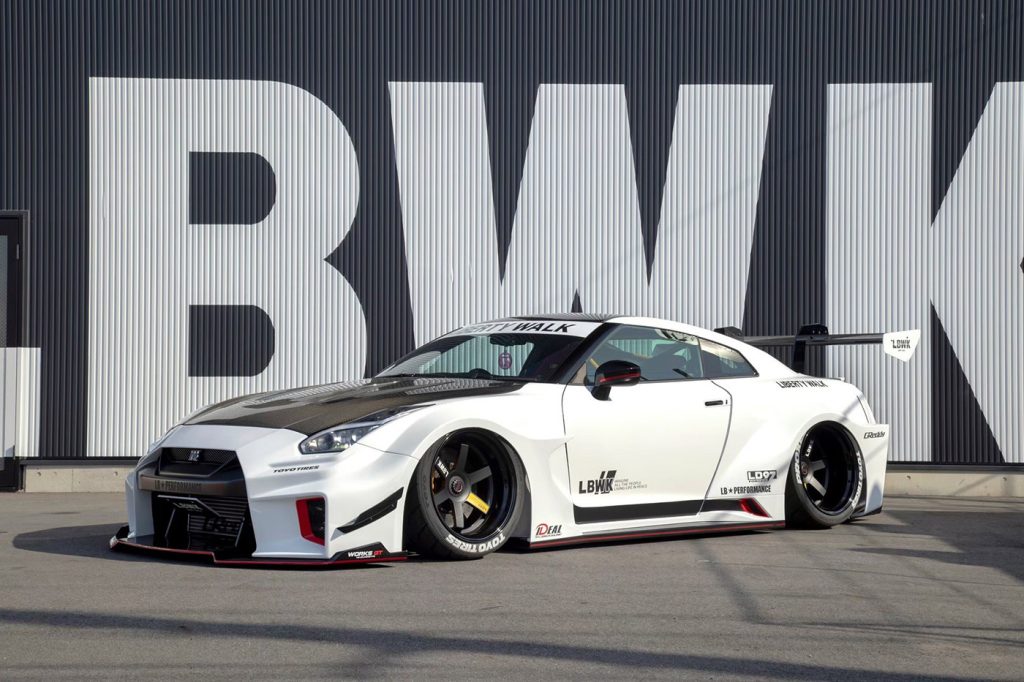Liberty Walk Nissan R35 LB-Silhouette WORKS GT 35GT-RR
