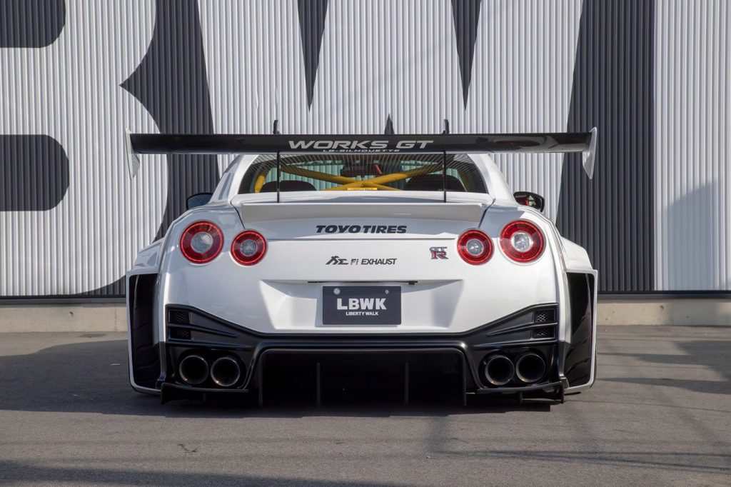 Liberty Walk Nissan R35 LB-Silhouette WORKS GT 35GT-RR