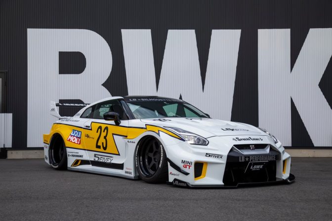 AXELLWORKSLBSilhouette WORKS 35GTRRアイドロン Amazon.com: 1:64 Scale Diecast Model Car Compatible with LB